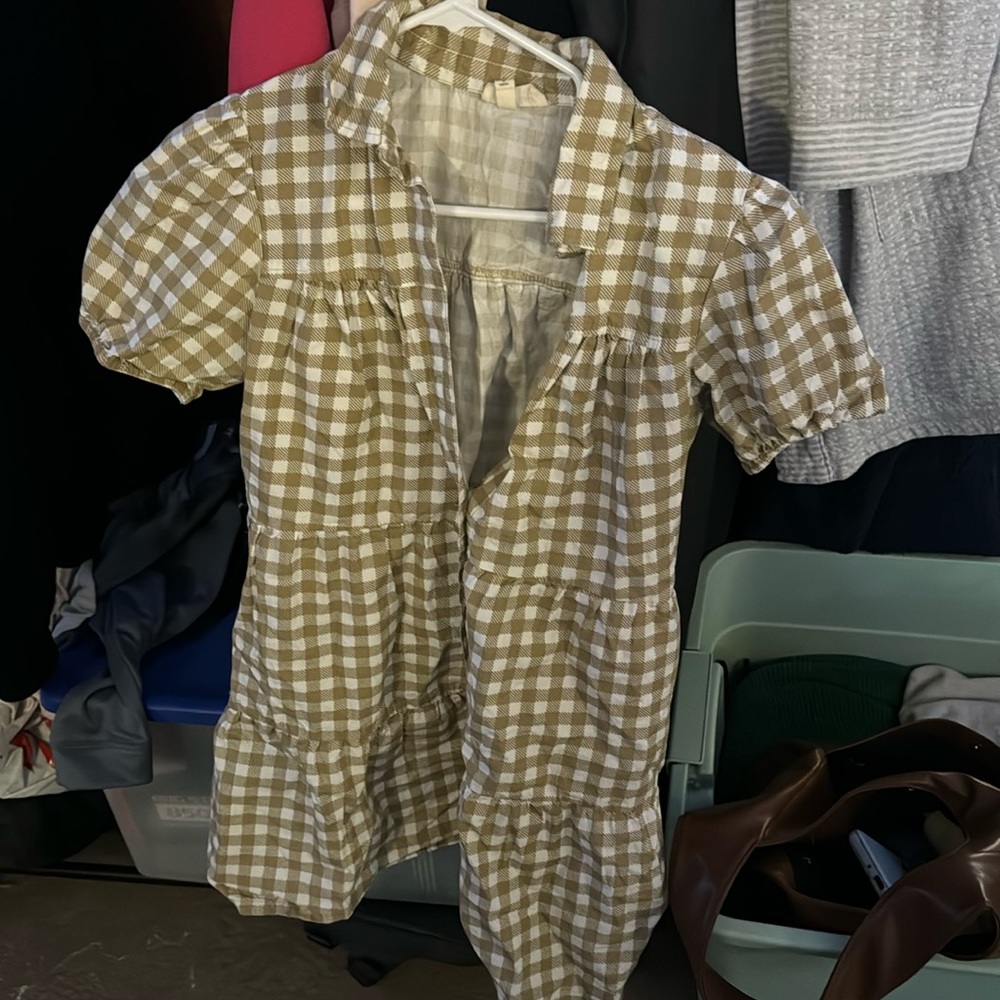 Cute dress!